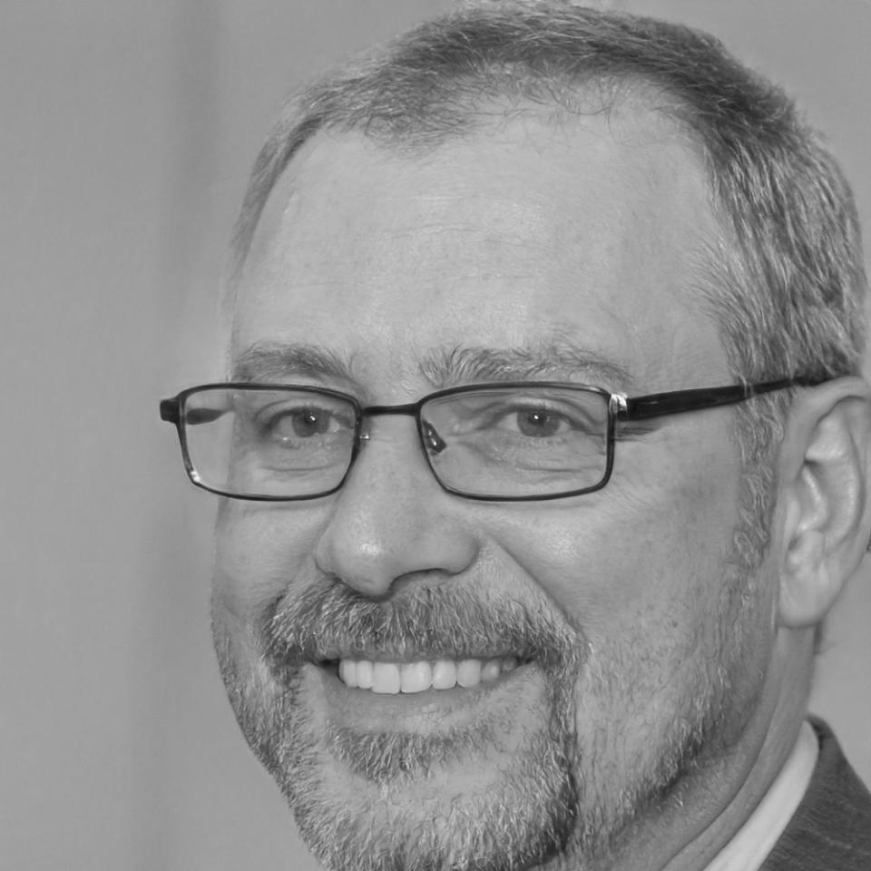 Retrato profesional de coordinador de soporte técnico